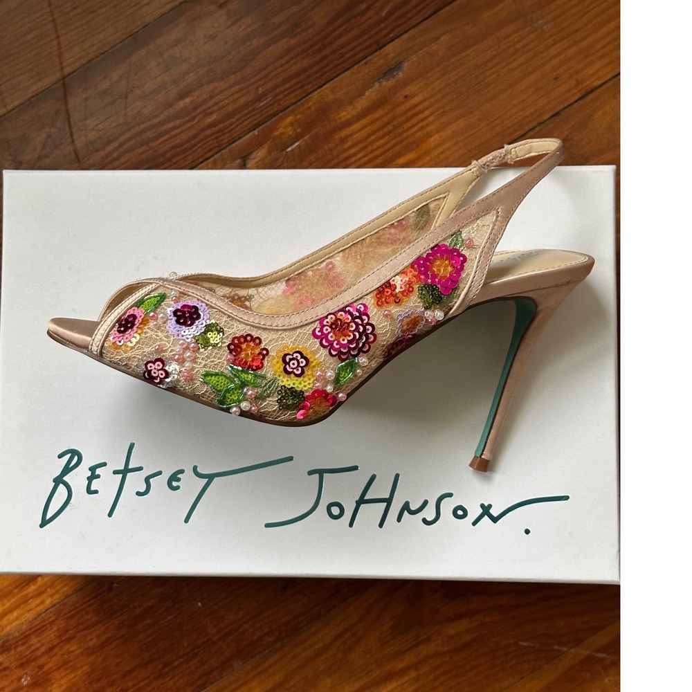 Nude Floral Sequin Mesh Peep Toe Slingback Heels 8.5M Betsey Johnson SB-Gerri